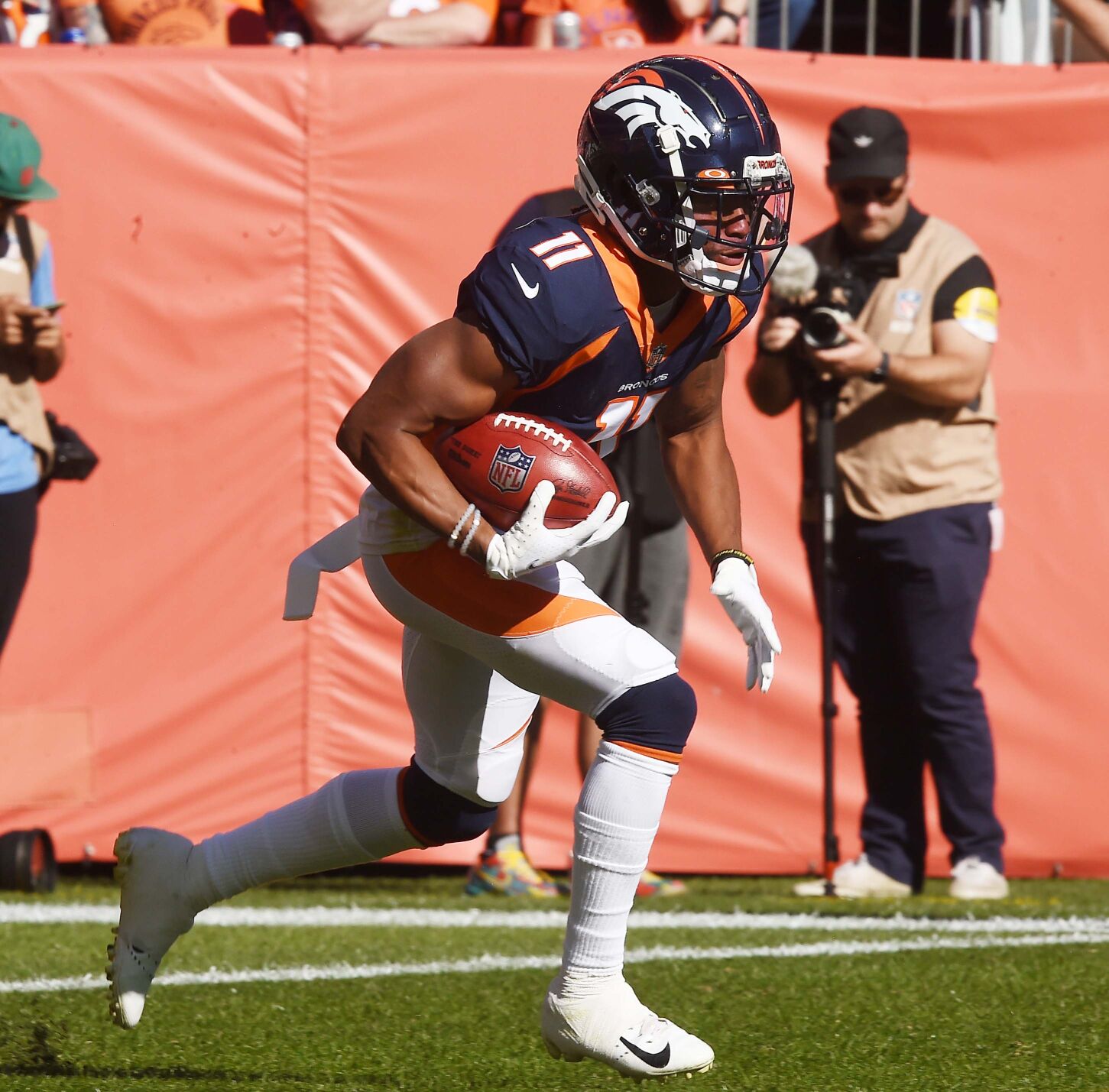 101821-s-broncos 1074 .jpg